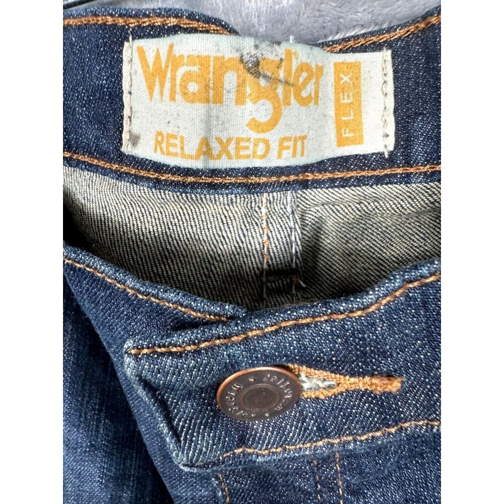 Wrangler Denim Men's Pants Relaxed Fit Jeans Adult Size Men’s 42-30 - Picture 3 of 14